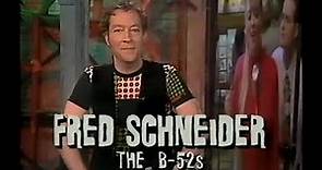 Fred Schneider of The B-52's guest hosting MTV 120 Minutes (1993.01.17 )