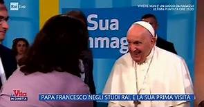 Papa Francesco negli studi Rai, è la sua prima visita - La Vita in diretta - 29/05/2023