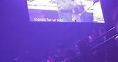 周杰倫 Jay-MS 歌迷組織 - 周杰伦墨尔本演唱会走下台与粉丝互动, 点歌与合照！