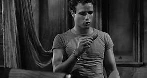 Stanley empieza a sospechar de Blanche - Un tranvia llamado deseo (1951) - Audio Español