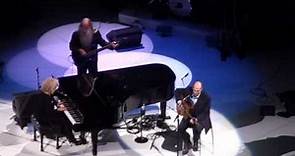 James Taylor With Carole King (HD) - Something In The Way She Moves - Boston Garden - 6/19/10