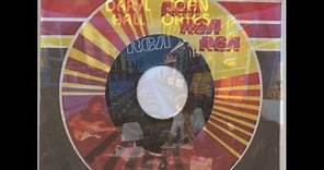 Daryl Hall & John Oates-"Back Together Again" (1976)