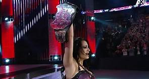 Paige stuns the world and wins the Divas Title in her debut match: Paige A&E Biography: Legends sneak peek