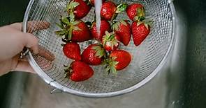 草莓怎麼洗？農藥殘留多嗎？水果皇后為何被列「骯髒蔬果」第一名？