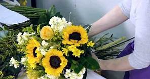 How to make a Cheerful Sunflowers Bouquet