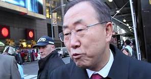 UN Secretary-General Ban Ki-moon celebrates UN Day in Times Square