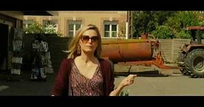 THE FAMILY - Grocery Shopping HD Clip - Michelle Pfeiffer, Robert De Niro, Dianna Agron