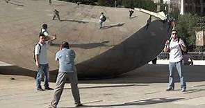 Conoce la escultura Cloud Gate en el Millennium Park de Chicago.