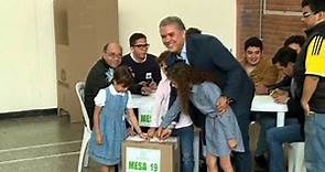 Right-wing candidate Ivan Duque casts vote in Colombia elections