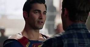 Supergirl 2x01 SUPERMAN ARRIVES AT THE DEO #2