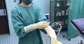 手术前准备戴医用乳胶手套