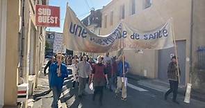 Vidéo. Bergerac : les anti-passe sanitaire interpellent le journal « Sud Ouest »