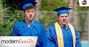 Graduation Day - Modern Family 8x22