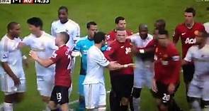 Ashley Williams Kicks the ball at Robin van Persie's head! (Swansea Vs Manchester United 1-1)