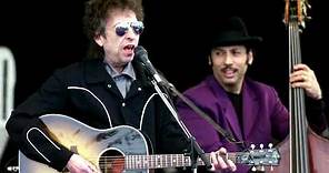 Bob Dylan sells songwriting catalog to Universal