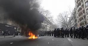 França registra novos distúrbios em protestos contra reforma da Previdência | AFP