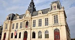 Places to see in ( Poitiers - France ) Hotel de Ville