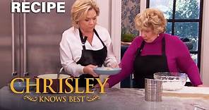 Julie And Nanny Faye Make Chicken & Dumplings | What's Cooking With Julie Chrisley