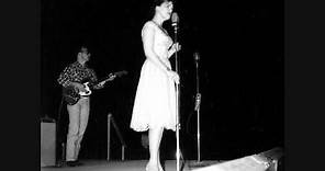 Patsy Cline Singing Crazy "Live" on the Grand Ole Opry.