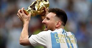 Para enmarcar: las 15 mejores fotos de Messi con la Copa del Mundo