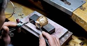 Making Pure Gold Pot. Korean Gold Artisan with 50 Years of Experience.