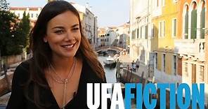 Mit JANINA UHSE in Venedig (Interview zu DONNA LEON, 2017) // UFA FICTION
