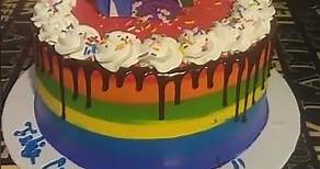 el pastel de rainbow friends
