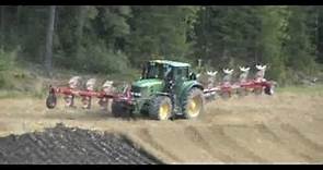 John deere tractor with exclusive LAFORGE dynacontour system and Automatic Sequence Activation