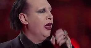 Marylin Manson - Sweet Dreams on Italian TV show (sottotitolato: lyrics e traduzione)