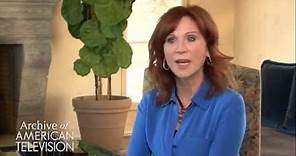 Marilu Henner discusses working with Danny DeVito on "Taxi" - EMMYTVLEGENDS.ORG