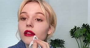 Emily Alyn Lind: labios rojos y perfectos | Secretos de Belleza | Vogue México y Latinoamérica