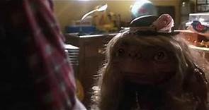 E.T., el extraterrestre(1982) - E.T. aprende a hablar: "E.T., mi casa, teléfono."