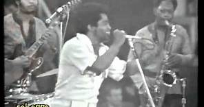 Bootsy Collins with James Brown Live (1971).flv