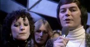 Tony Blackburn Introducing Beatles @TOTP 1-4-1976