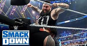 Kevin Owens charges in to save Sami Zayn from a 2-on-1 Uso attack: SmackDown, March 17, 2023