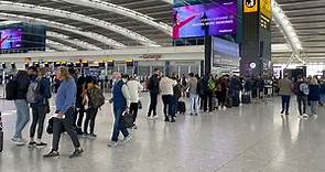 EasyJet cancels over 100 Gatwick flights, stranding at least 15,000 passengers