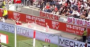 Chris-crossing his way to goal! 👀 Beware of the Chris Führich shuffle! 🔀 ⚠️ #Bundesliga | #MD3 | VfB Stuttgart | Bundesliga
