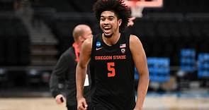Oregon State's Ethan Thompson has highlight day in the Sweet 16 against Loyola Chicago