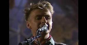 Don't Dream It's Over - Crowded House [ Live ! 1987 ]