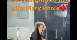 Robert Smith of The Cure singing to his wife Mary Poole on tour 2023