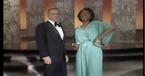 #nowwatching Natalie Cole & Frank Sinatra LIVE - I Get A Kick Out Of You