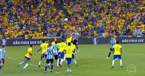 Aos 17 min do 2º tempo - gol de cabeça de Nicolás Otamendi da Argentina contra o Brasil