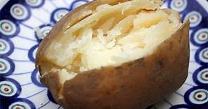 How to Make a Baked Potato in the Microwave (Super Easy)