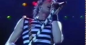 💥💥🇺🇸🇺🇸 "KEVIN DUBROW , ECO INMORTAL DEL HARD ROCK EN EL ANIVERSARIO DE SU PARTIDA" 🇺🇸🇺🇸💥💥 ✨🖤✨Hoy conmemoramos el aniversario luctuoso de Kevin DuBrow, el carismático vocalista de Quiet Riot, quien dejó un vacío en la escena del hard rock el 19 de noviembre del 2007. Su poderosa voz y presencia escénica dejaron una huella imborrable en la historia del rock. A pesar de su partida, su legado permanece en las melodías inmortales que continúan inspirando a generaciones. ✨🖤✨DuBrow fue la