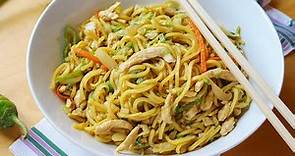Noodles saltati con pollo e verdure (Chow Mein al pollo) | cuChina