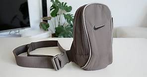 Unboxing/Reviewing The Nike Sportswear Essentials Crossbody Bag (On Body) 4K