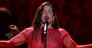 Rosalía canta en los Goya 2019 'Me quedo contigo'