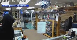 Video shows break-in at Lansing, Illinois gun store