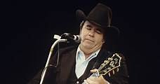 7 Songs You Didn't Know Hoyt Axton Wrote for Other Artists
