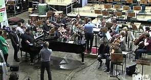 Glasgow Philharmonia and Gary Lamont perform 'Caledonia'